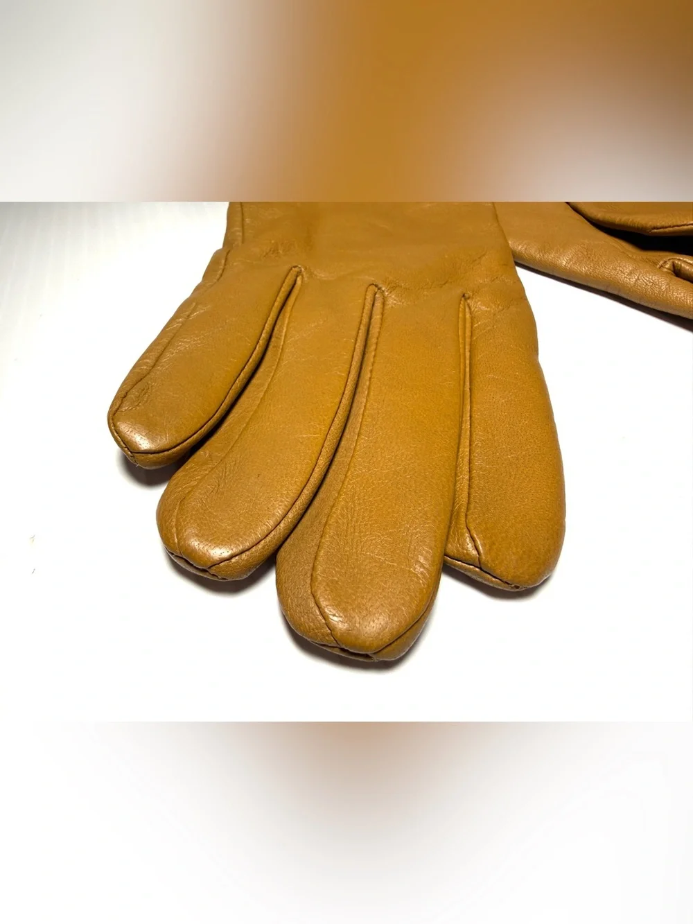 Source Unknown Tan Leather Gloves with Black Fur Cuff